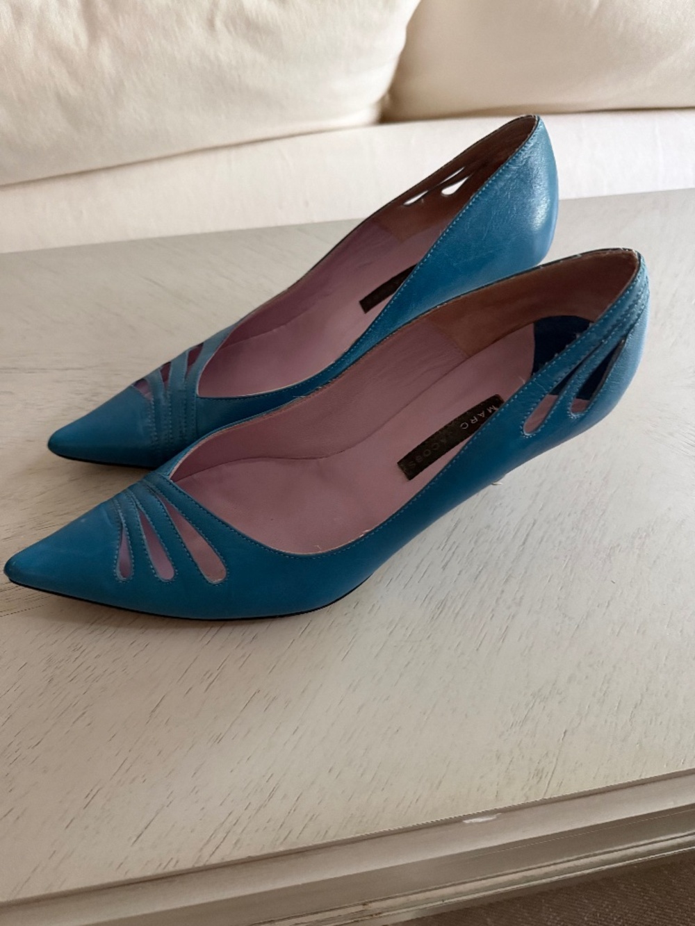 Marc Jacobs Teal leather with cut-out details. EU size 40. 2 3/4” heel.